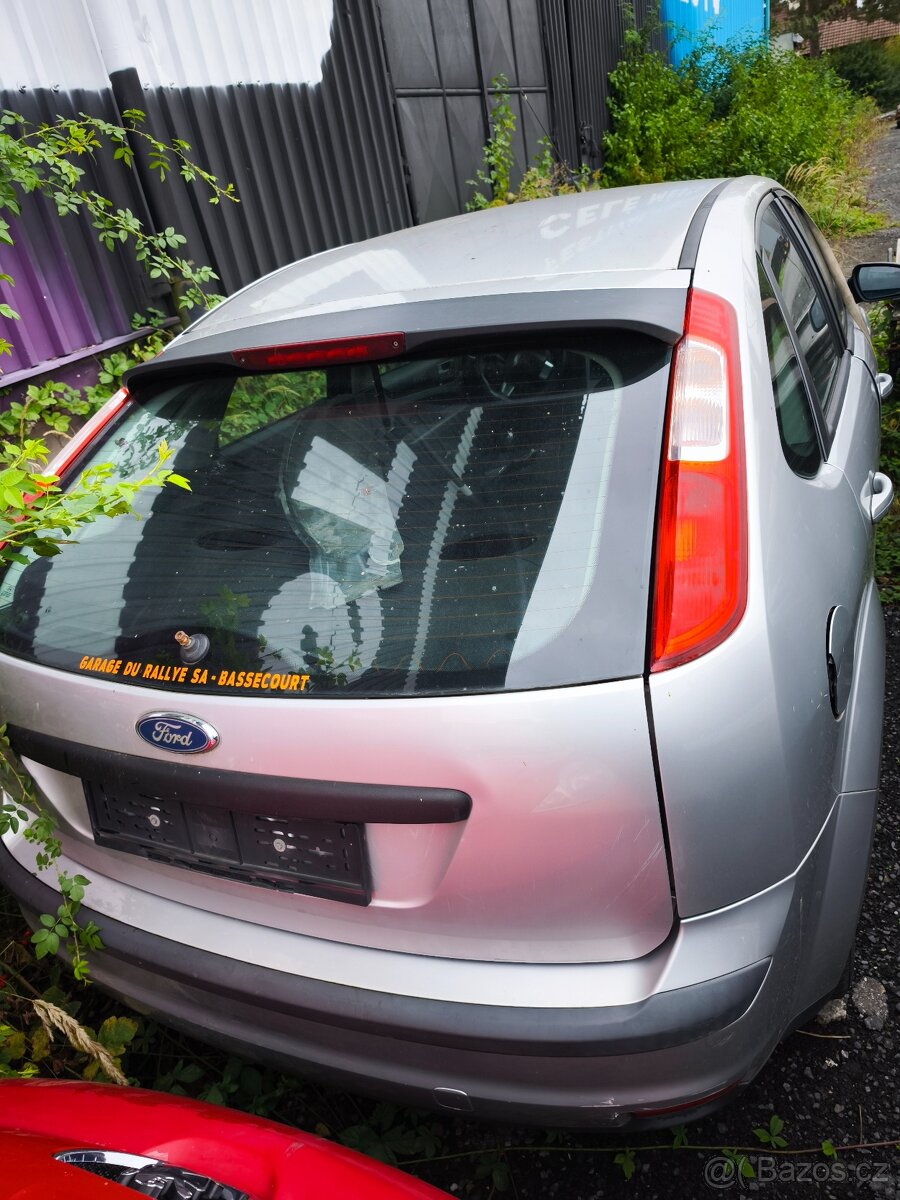 Ford Focus na náhradní díly - 3