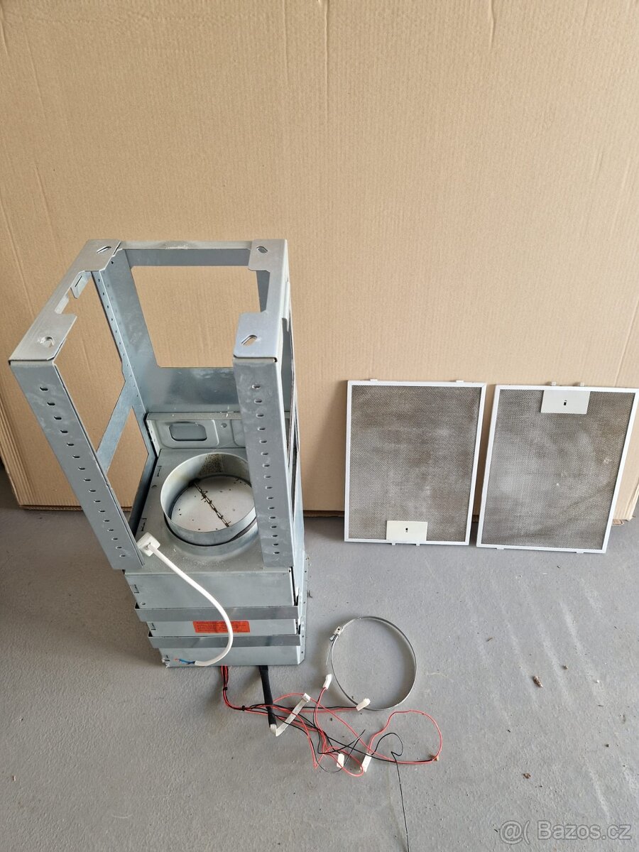 Komínová vestavěná digestoř Bosch - 3