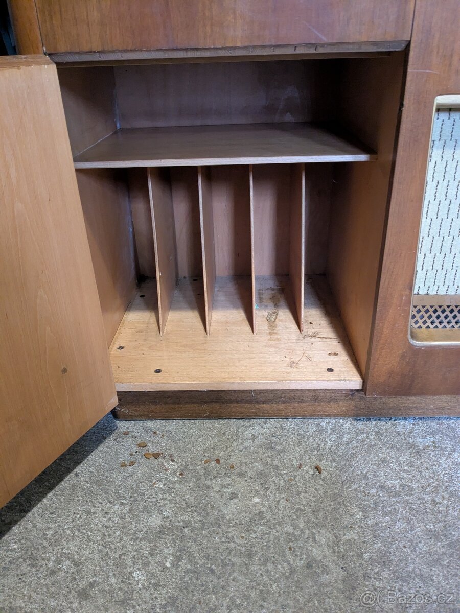 Gramorádio Supraphon model LE58 - 3