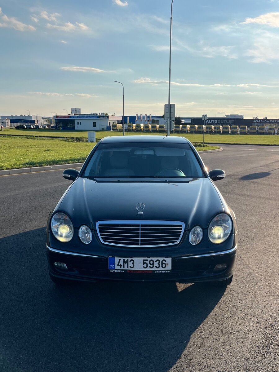 Mercedes-Benz W211 - 3