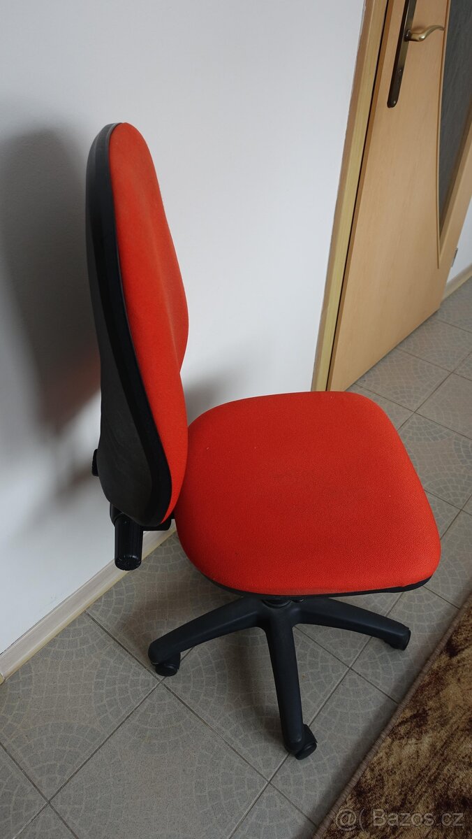 Počítačový stůl + židle - 3