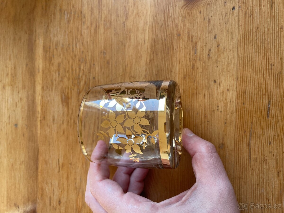 3x malá sklenička se zlatým vzorem - 3