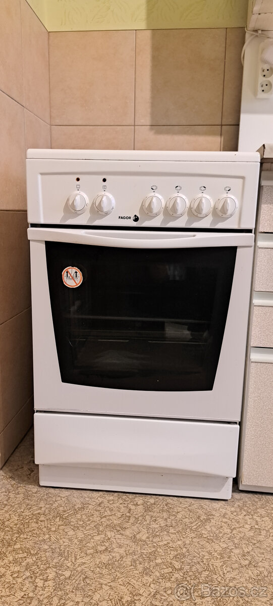 Kuchyňská linka se sporákem - 3