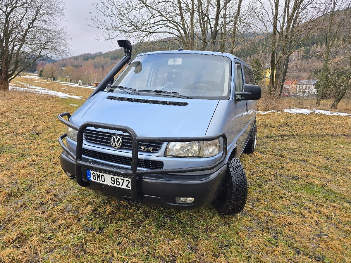 VW Caravelle Syncro - 3