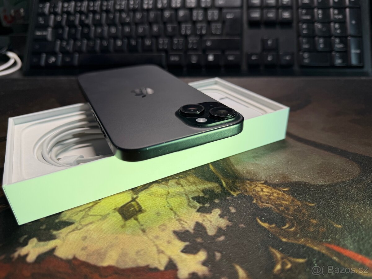 iPhone 15 plus 256GB černý - 3