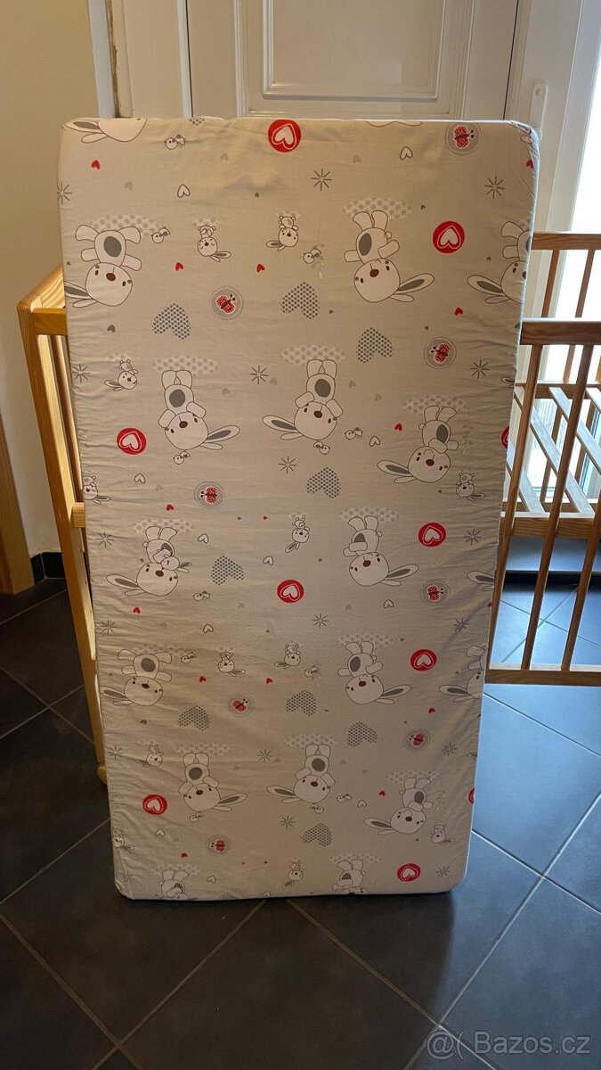 Dřevěná dětská postýlka české značky - 3