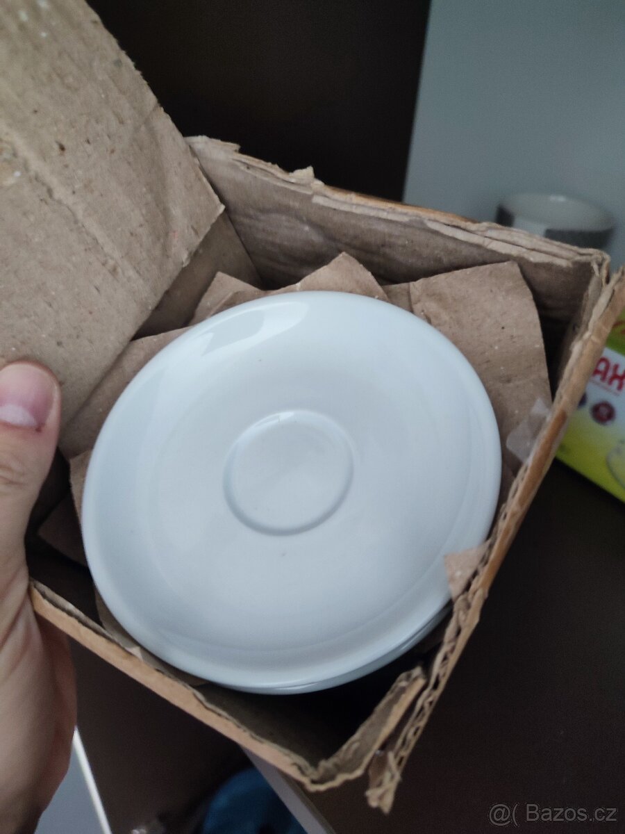 Podšálky, šálky, dózy na cukr - 3