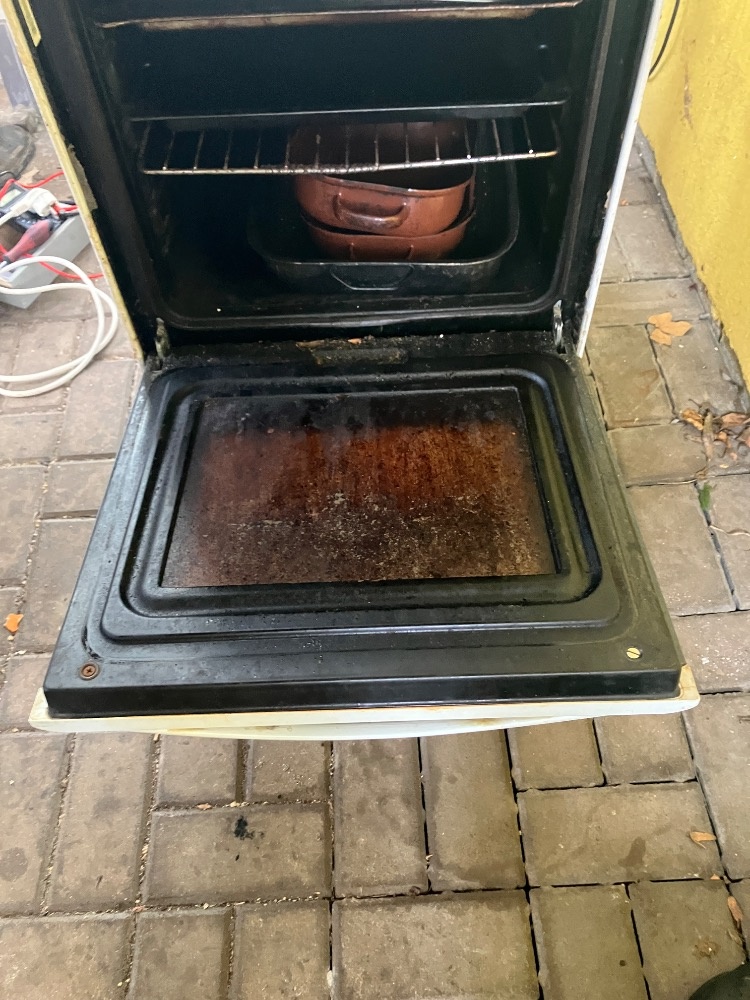 Sporák s troubou Indesit - 3