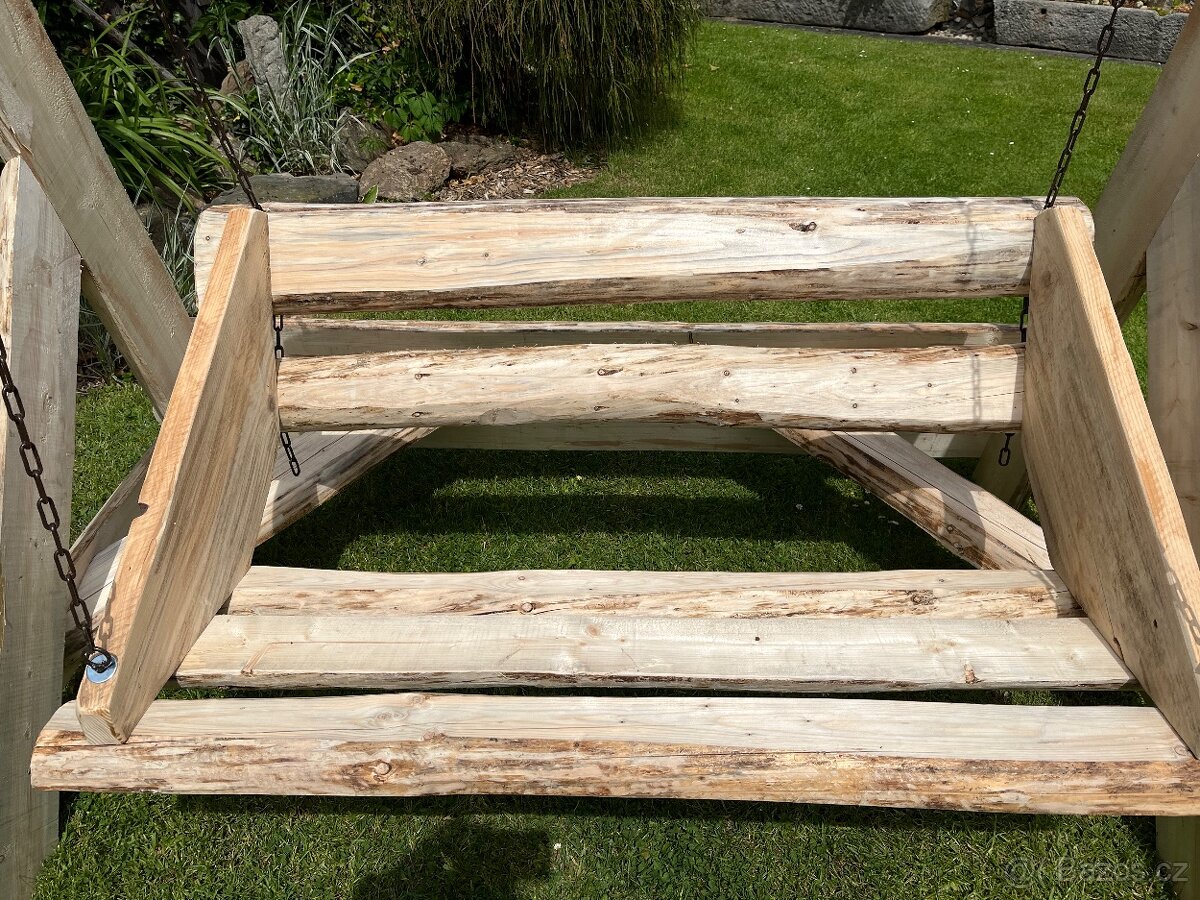 ZAHRADNÍ HOUPAČKA - 3