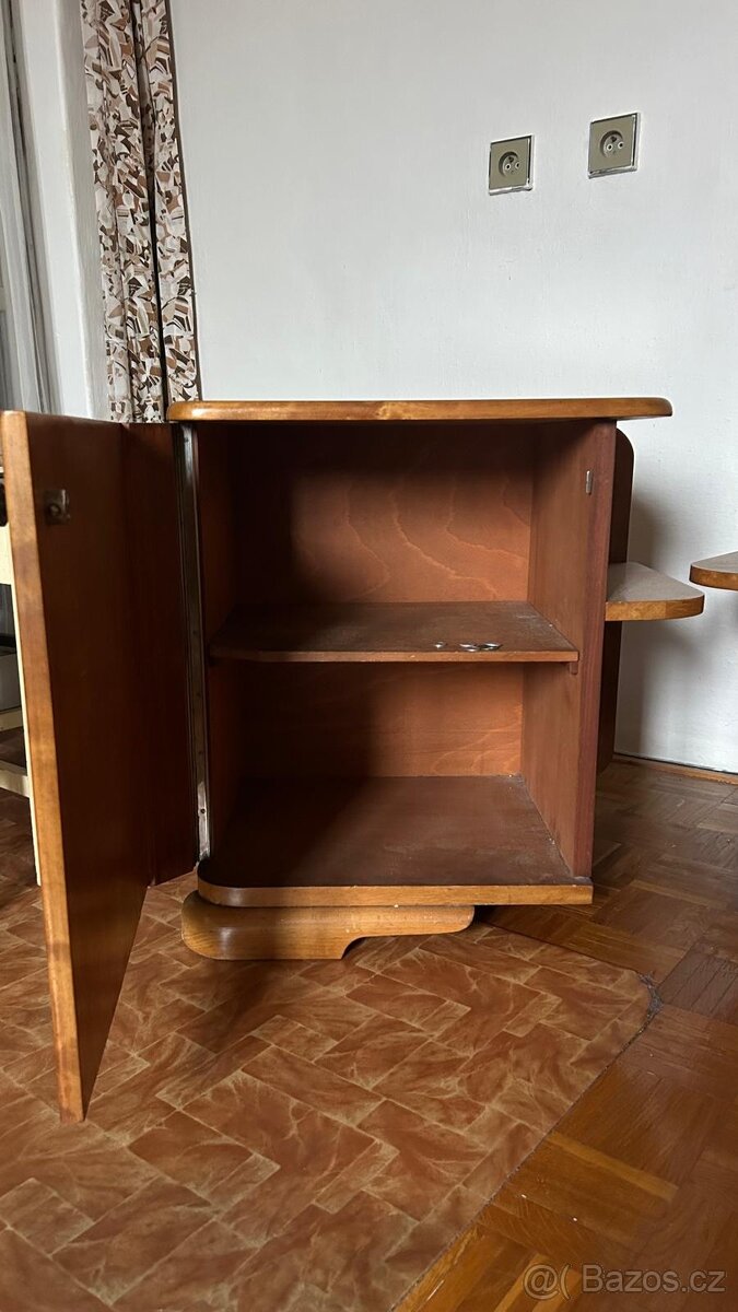 2 noční stolky - 3