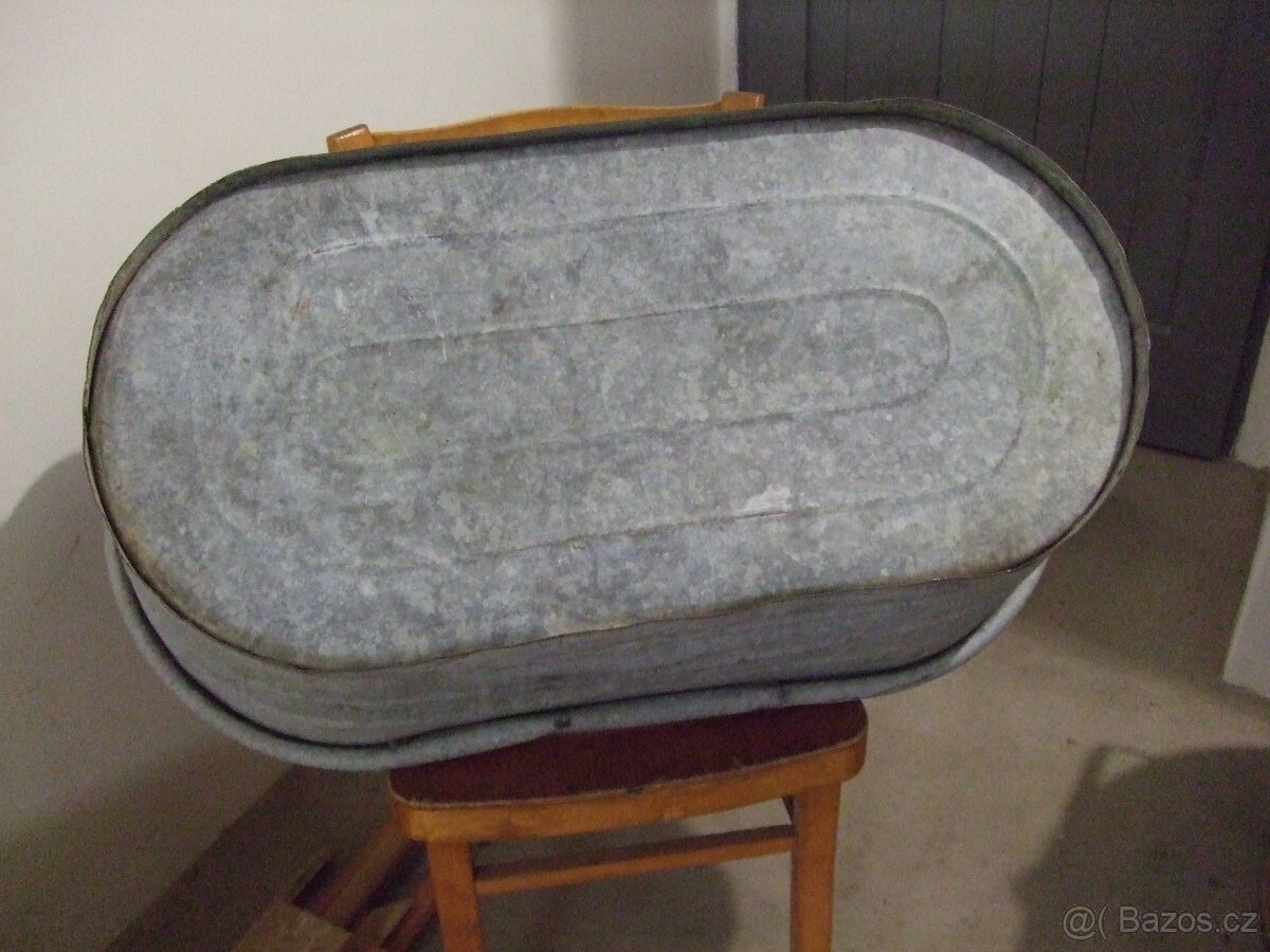 PLECHOVÁ VANIČKA - 3