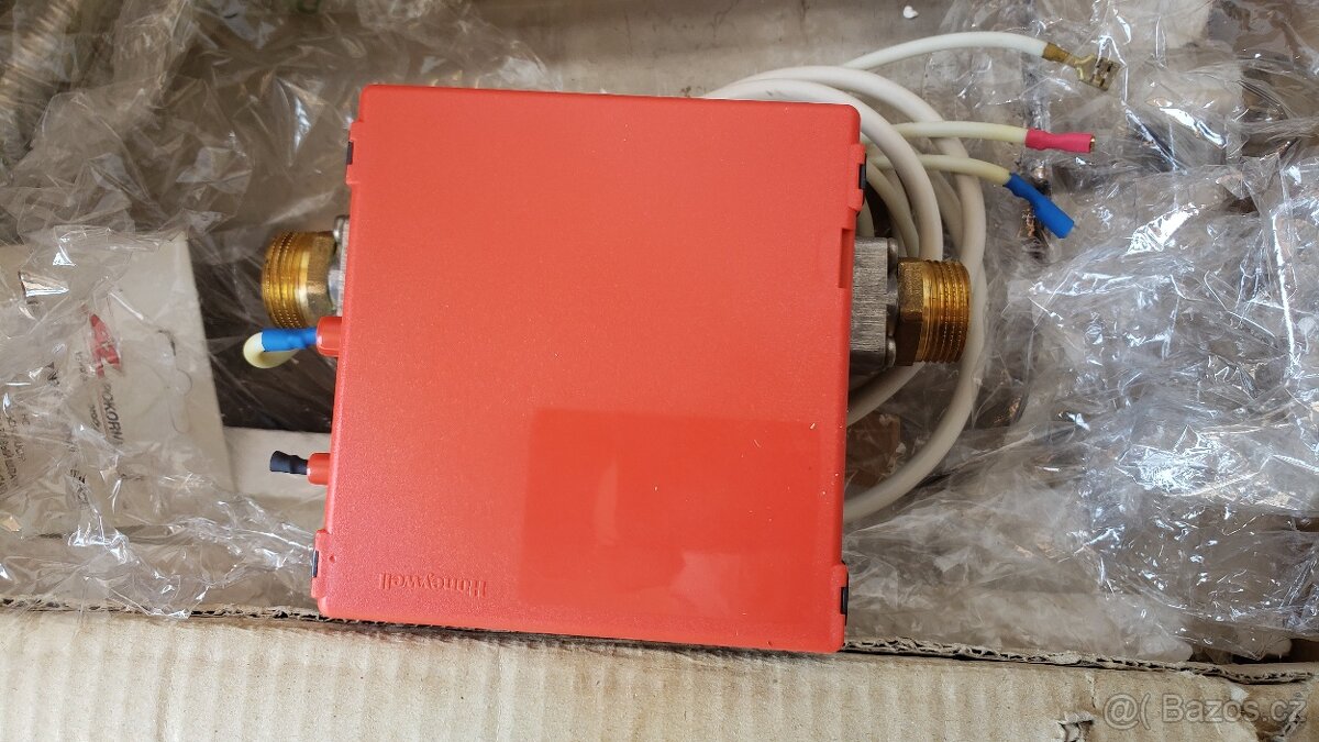 Plynový ventil / armatura / elektronika Honeywell / VK4100A - 3
