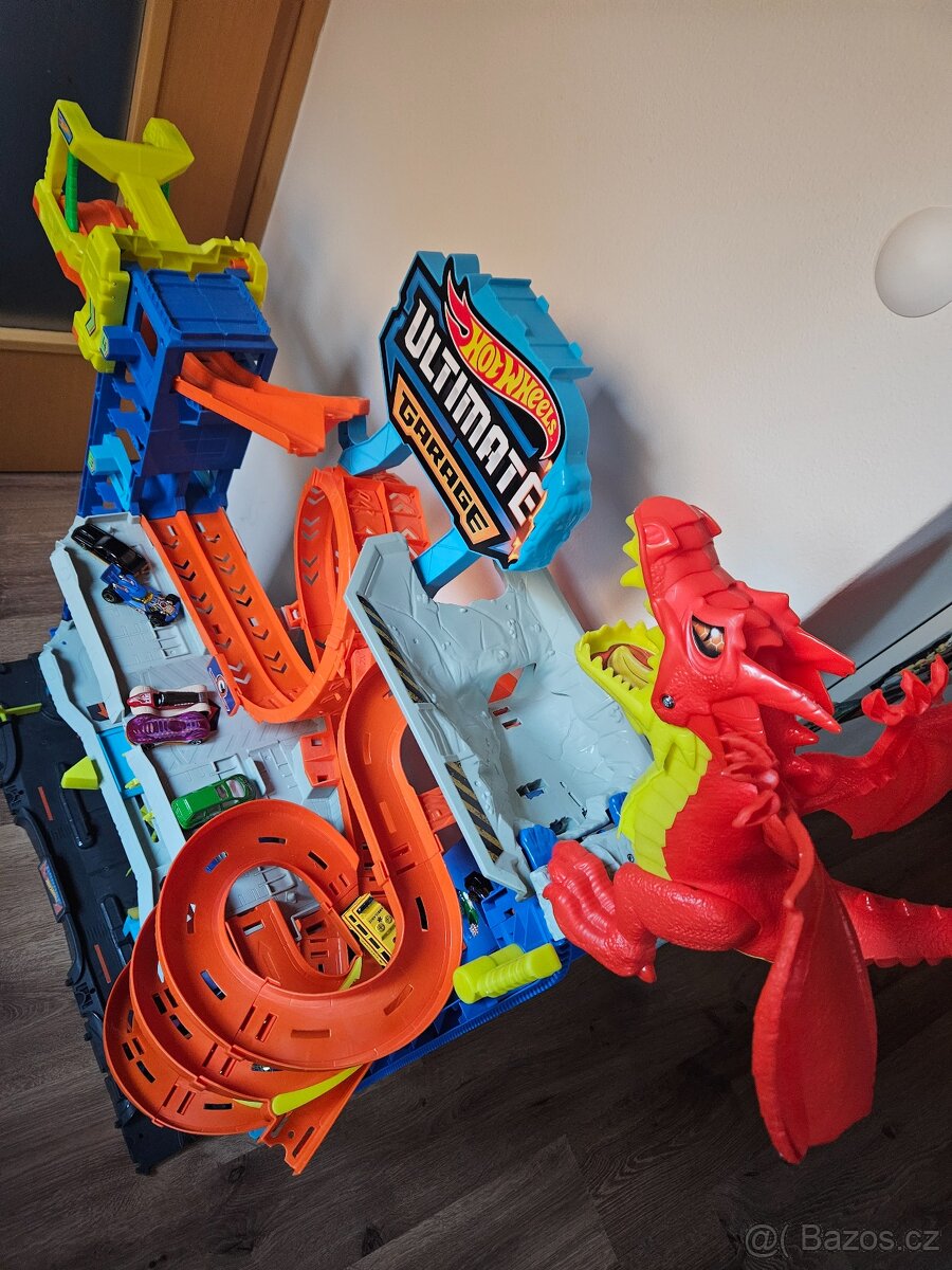 Hot wheels ULTIMATE GARAGE - 3