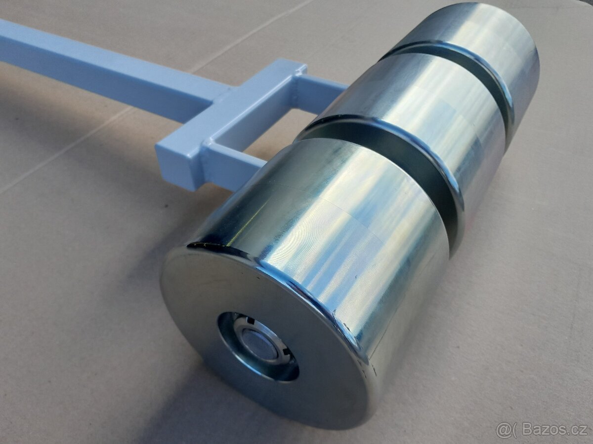 Přítlačný válec 30kg - 3