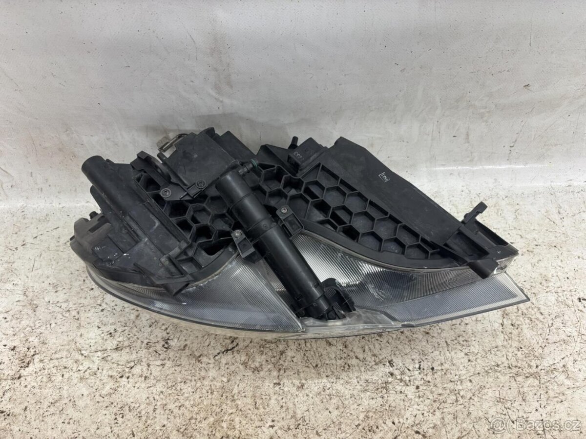 Přední levý xenon Škoda Superb 2 facelift - 3