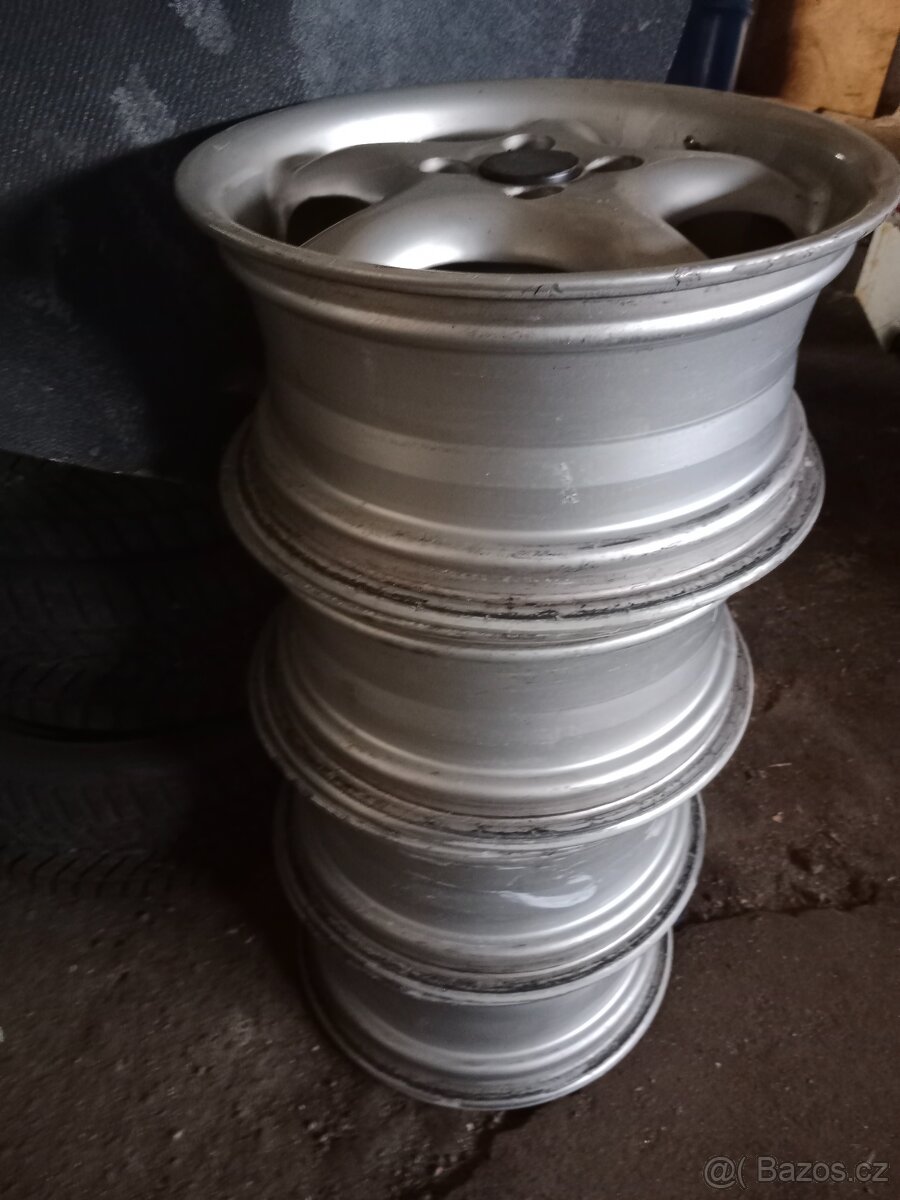 prodám 4ks hliníkových disků - 3