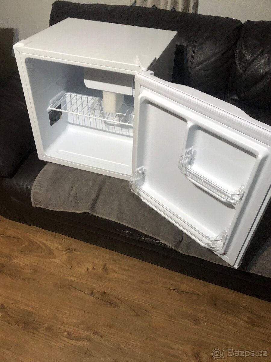 Nová malá míní lednice Siguro Bulk A160W - 3