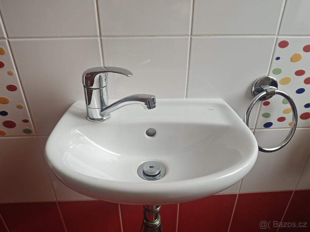 Umyvadlo s baterií - 3