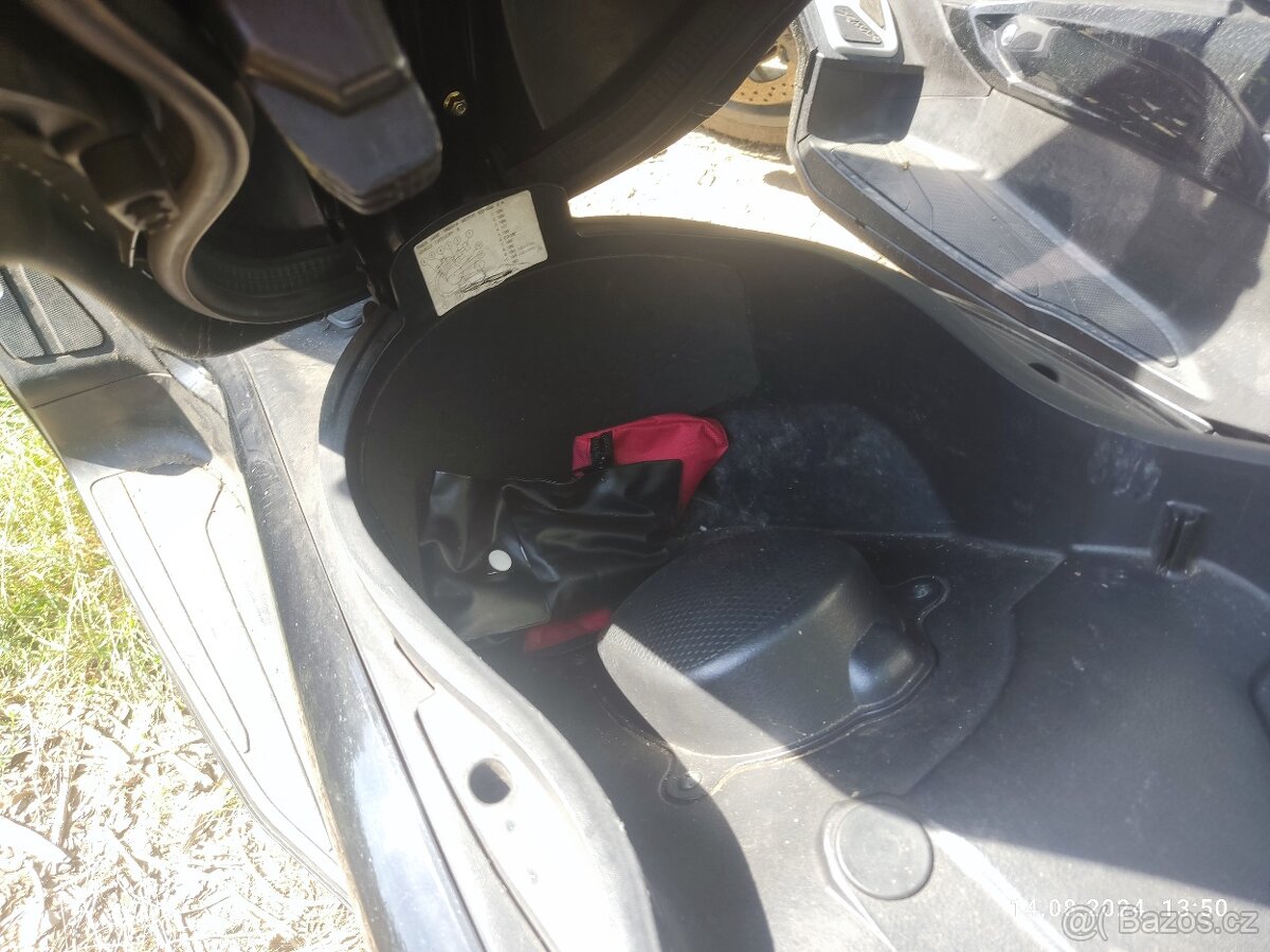 Yamaha Xmax- MBK Skycruiser - 3