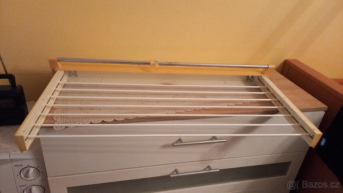 Věšák na zeď - 3