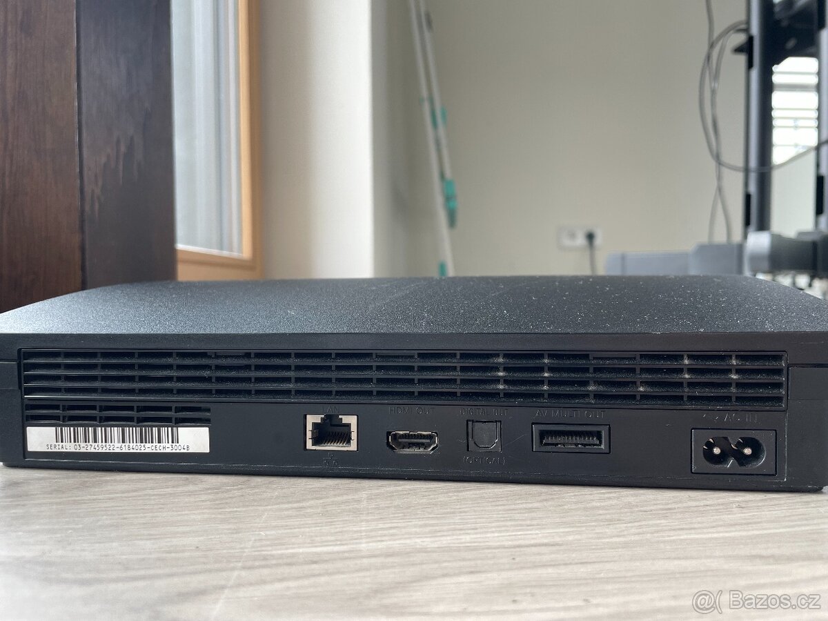 PlayStation 3 Slim 320 GB + ovladač - 3