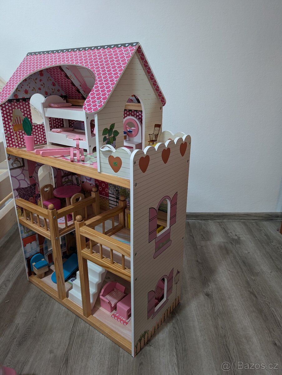 Dřevěný domeček pro panenky - 3