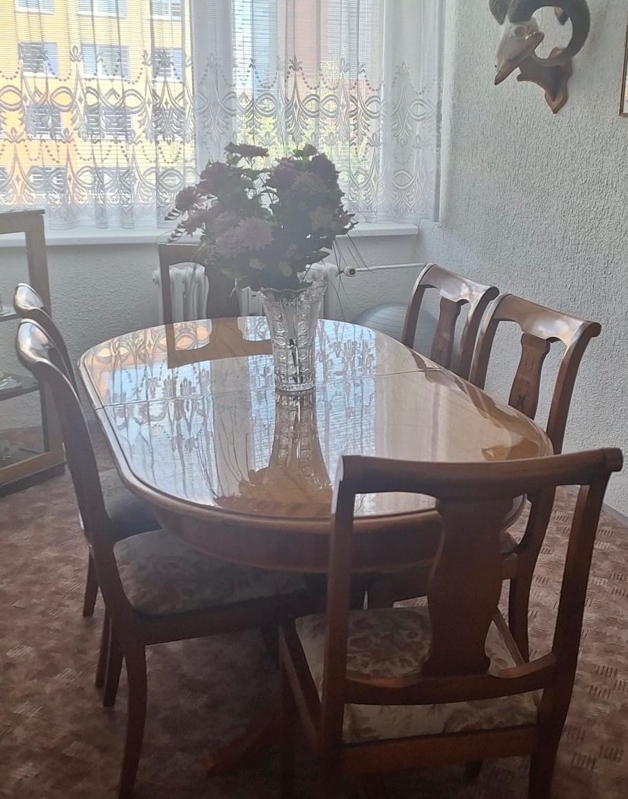 Jídelní stůl se židlemi - 3