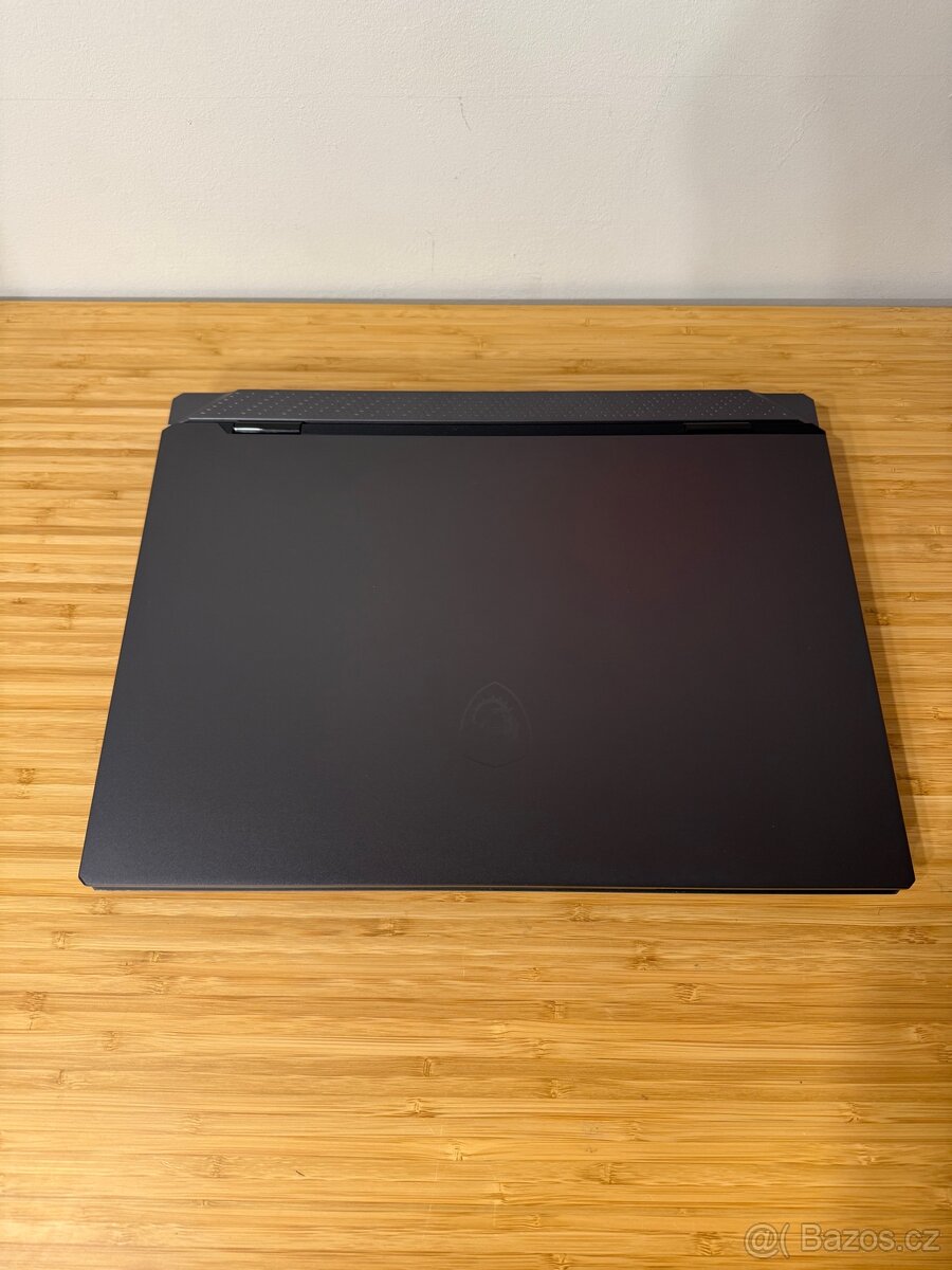 MSI Vector A18 HX Ryzen 9 9955HX / RTX 5070 Ti / 32 GB - 3