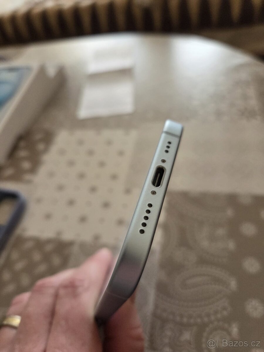 Apple iPhone 15 blue 128gb - 3