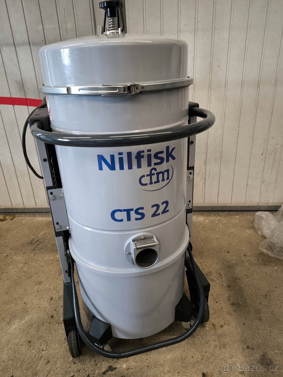 Nilfisk CTS22L průmyslový vysavač - 3
