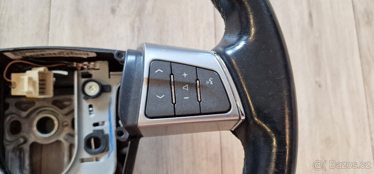 Volant Cadillac SRX 1.generace - 3