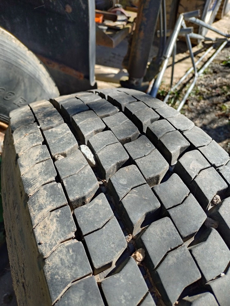 kolo 275/70 R22,5 - 3