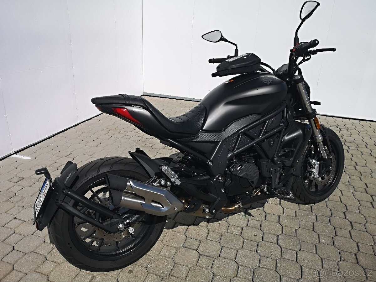 Benelli 502C Cruiser r.v.10/2023, 1.majitel, pouze 2.848 km - 3