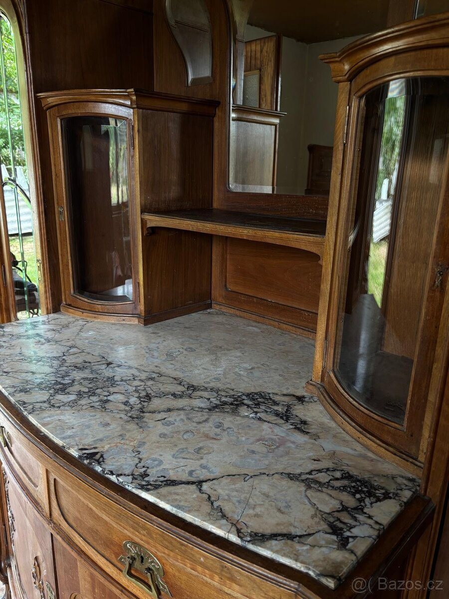 Starožitný nábytek - 3