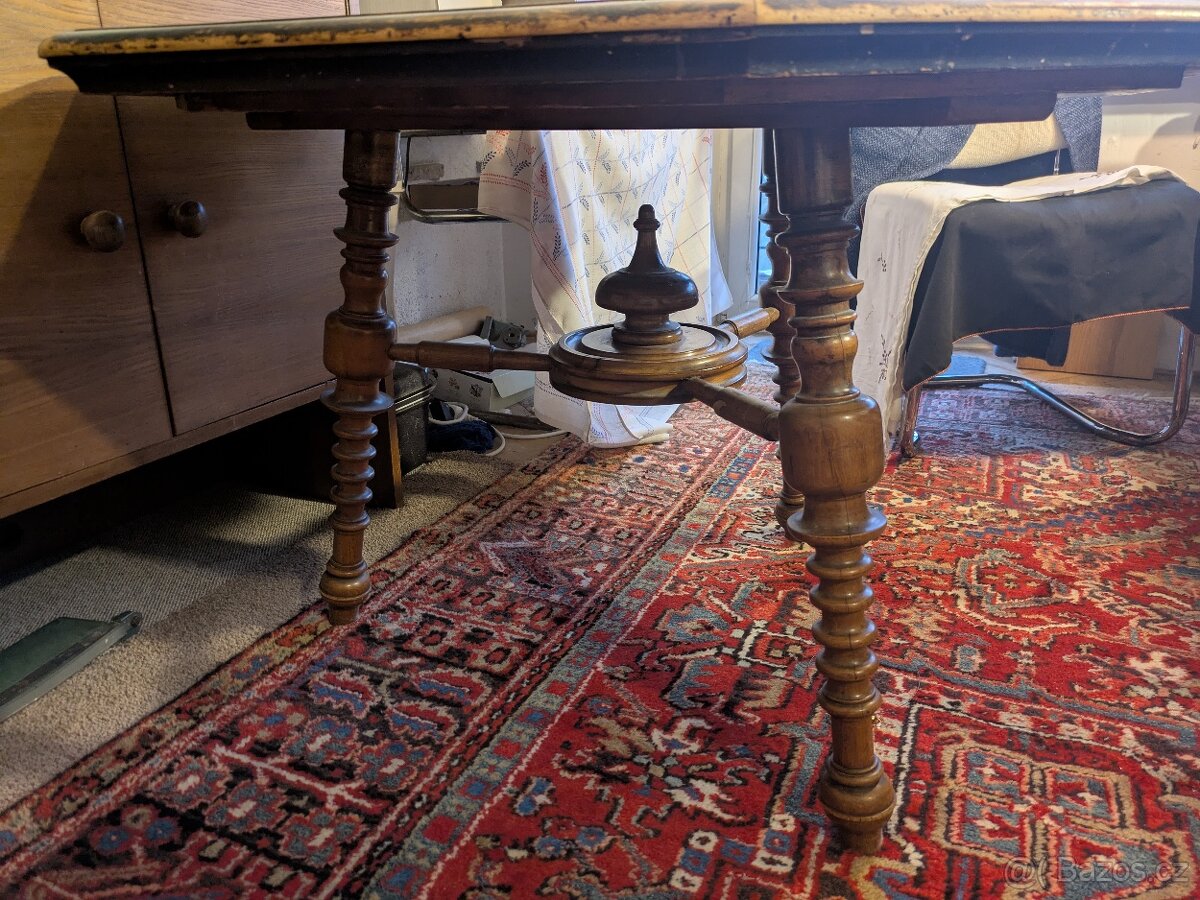 Starý vzácný stůl - 3