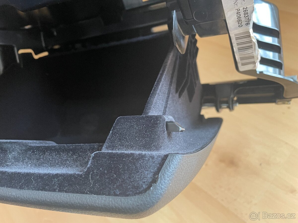 Kastlík u spolujezdce BMW 1 (e87) - 3