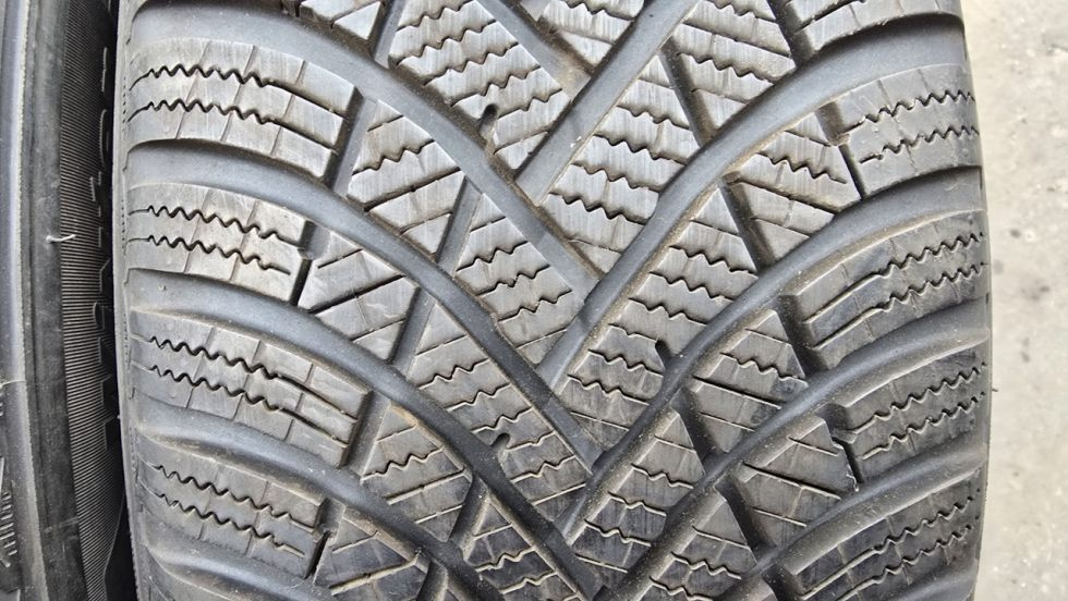 Zimní pneu 205/60/16 Hankook - 3