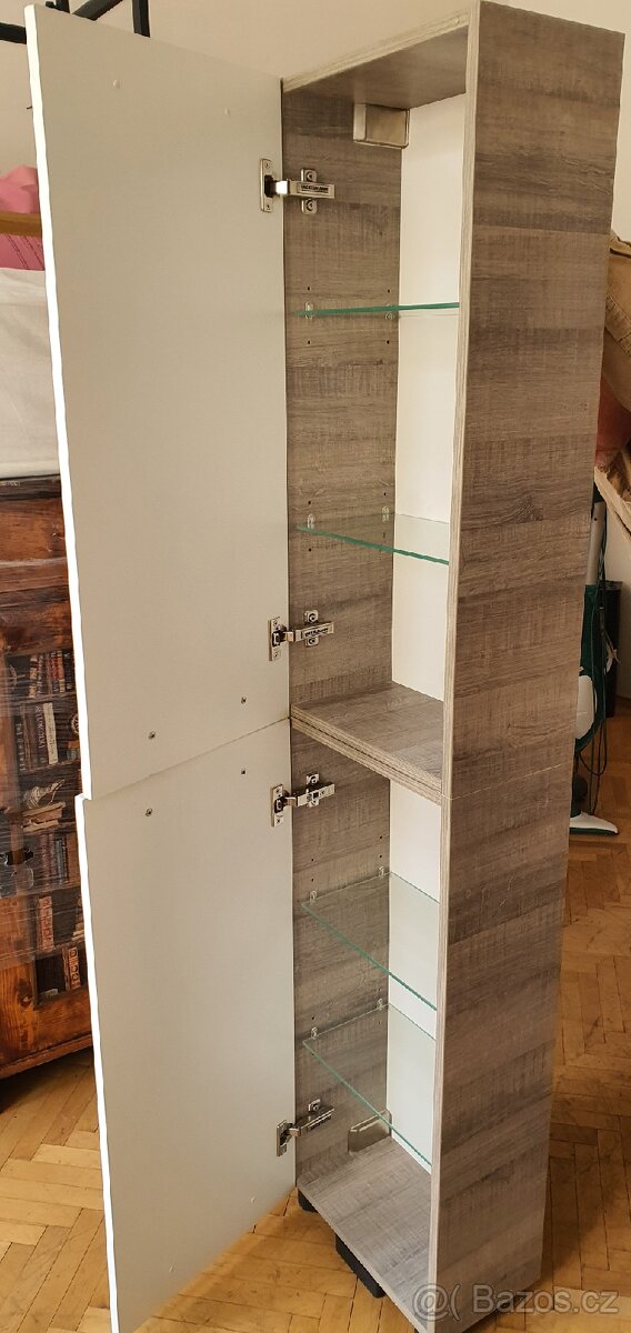 Koupelnová skříňka - 3