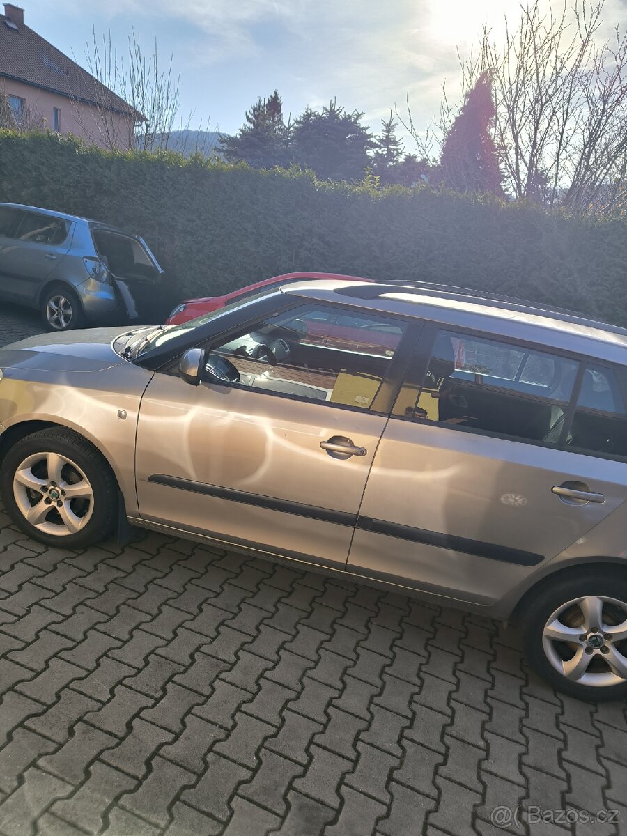 Náhradní díly ze Škoda fabia 2 , 1.4 63kw, 2008, 9202 - 3