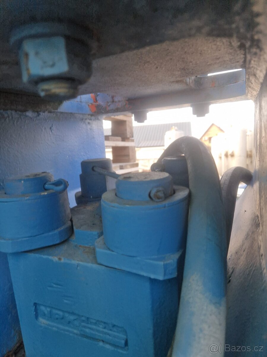 Hydraulické bourací kladivo NPK - 3