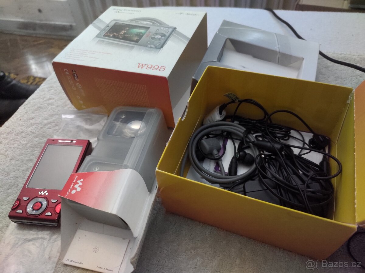 Sony Ericsson W995 - 3