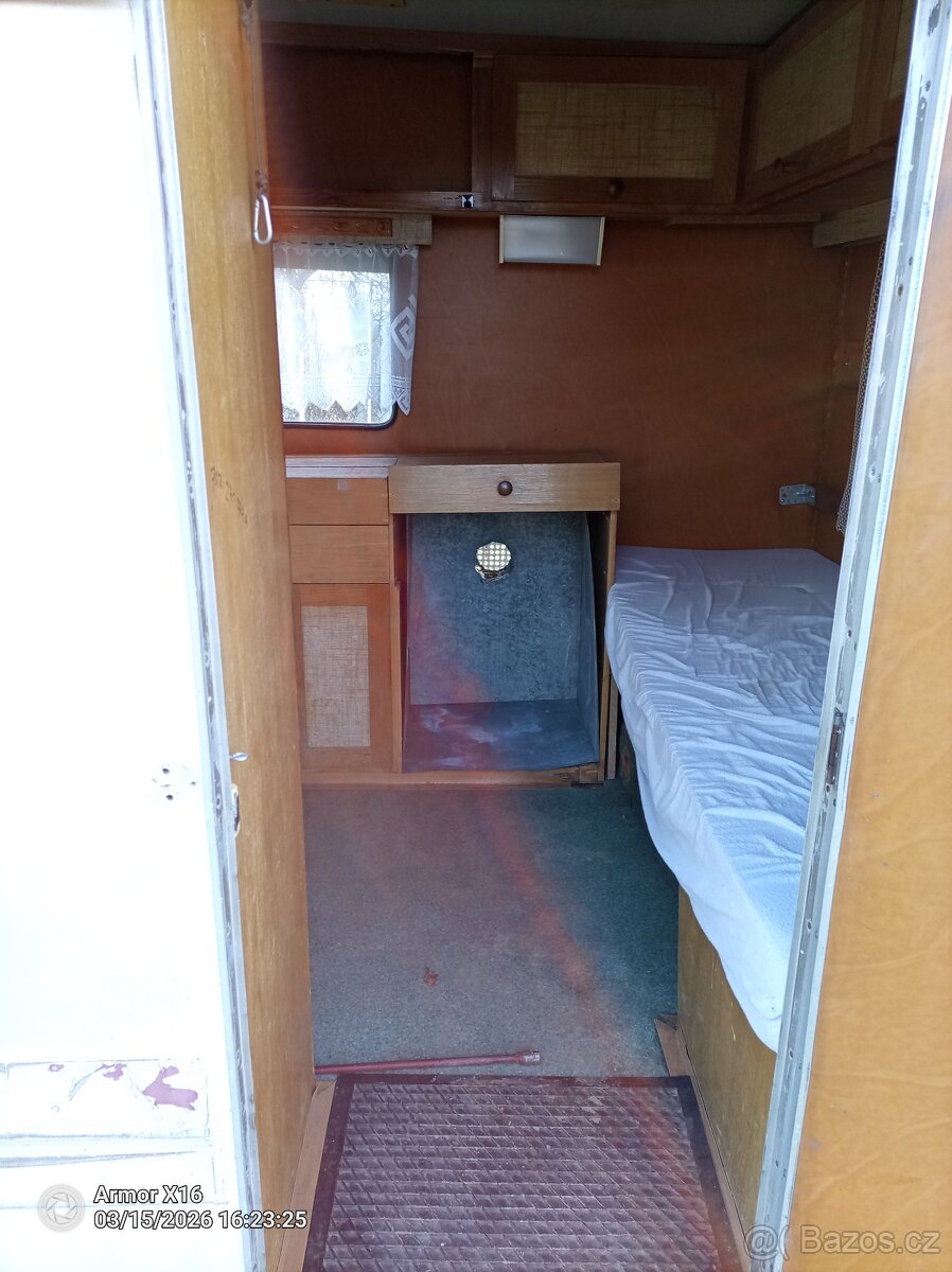 prodám karavan bez tp - 3