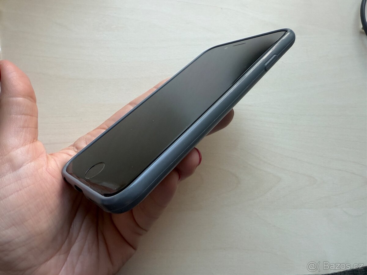 iPhone 6S 64 GB stribrny - 3