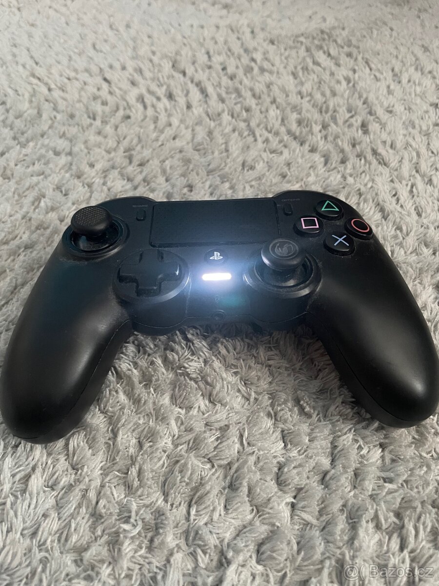 PlayStation 4 ovladač - 3