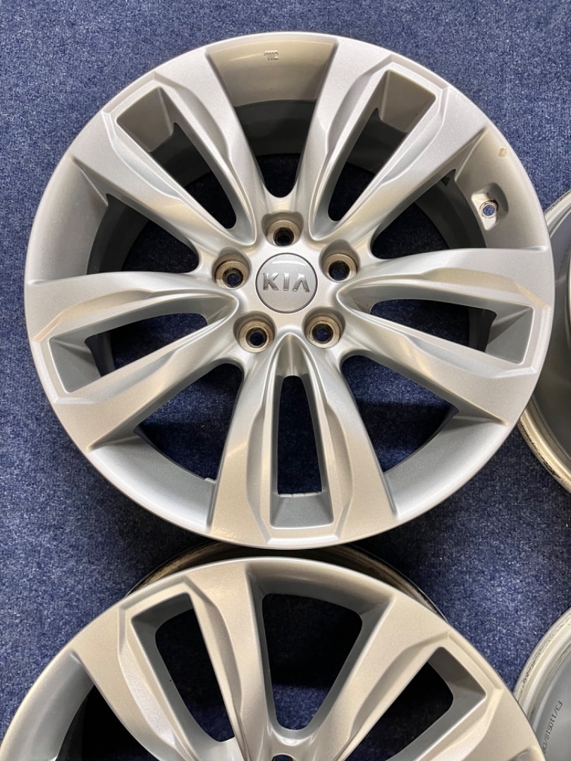5x114,3 R18 originál alu disky Kia - ET 41 - 3