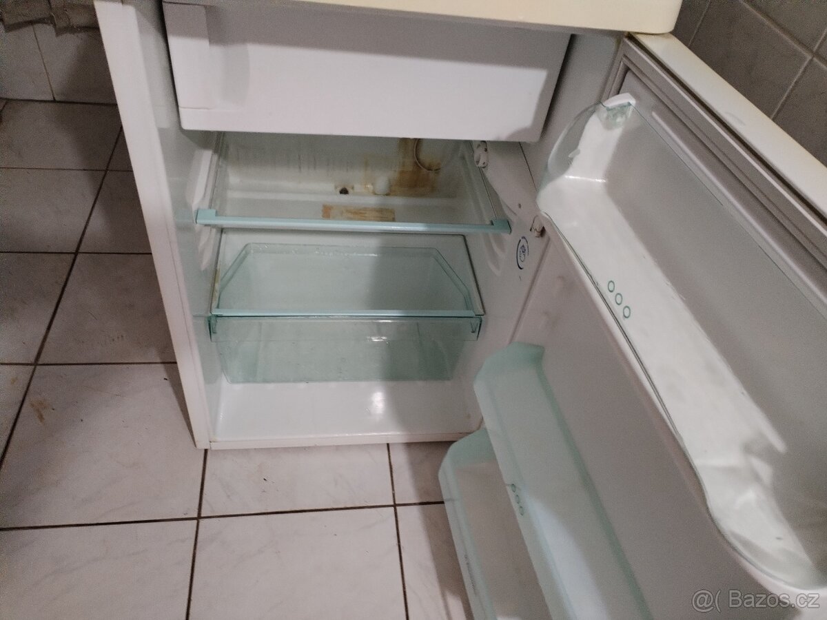 lednice s vyparnickem / mrazackem - 3