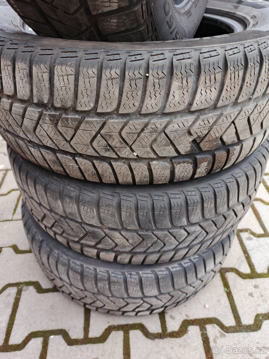 Pirelli 215/60 R16 - 3
