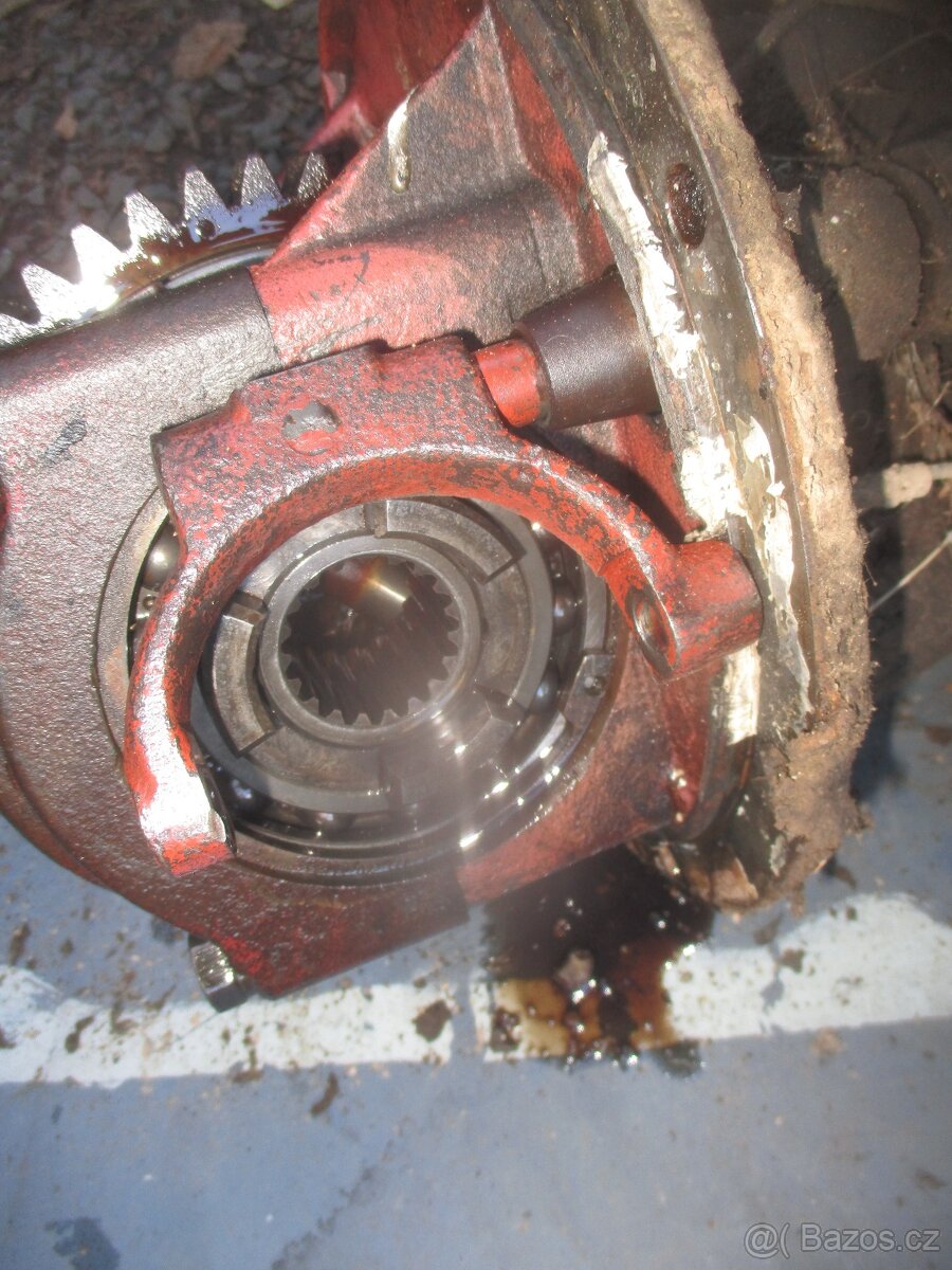 převodovka,diferenciál a hydraulické čerpadlo Multicar M 25 - 3