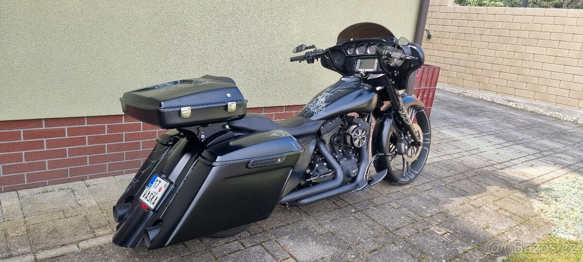 Harley Davidson-Street Glide - 3