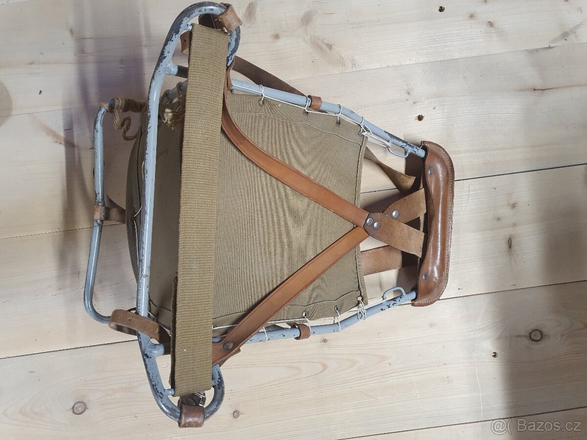 Stará dětská sedačka na záda - 3